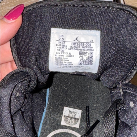 Black and White High-Top Sneakers - Picture 5 of 6